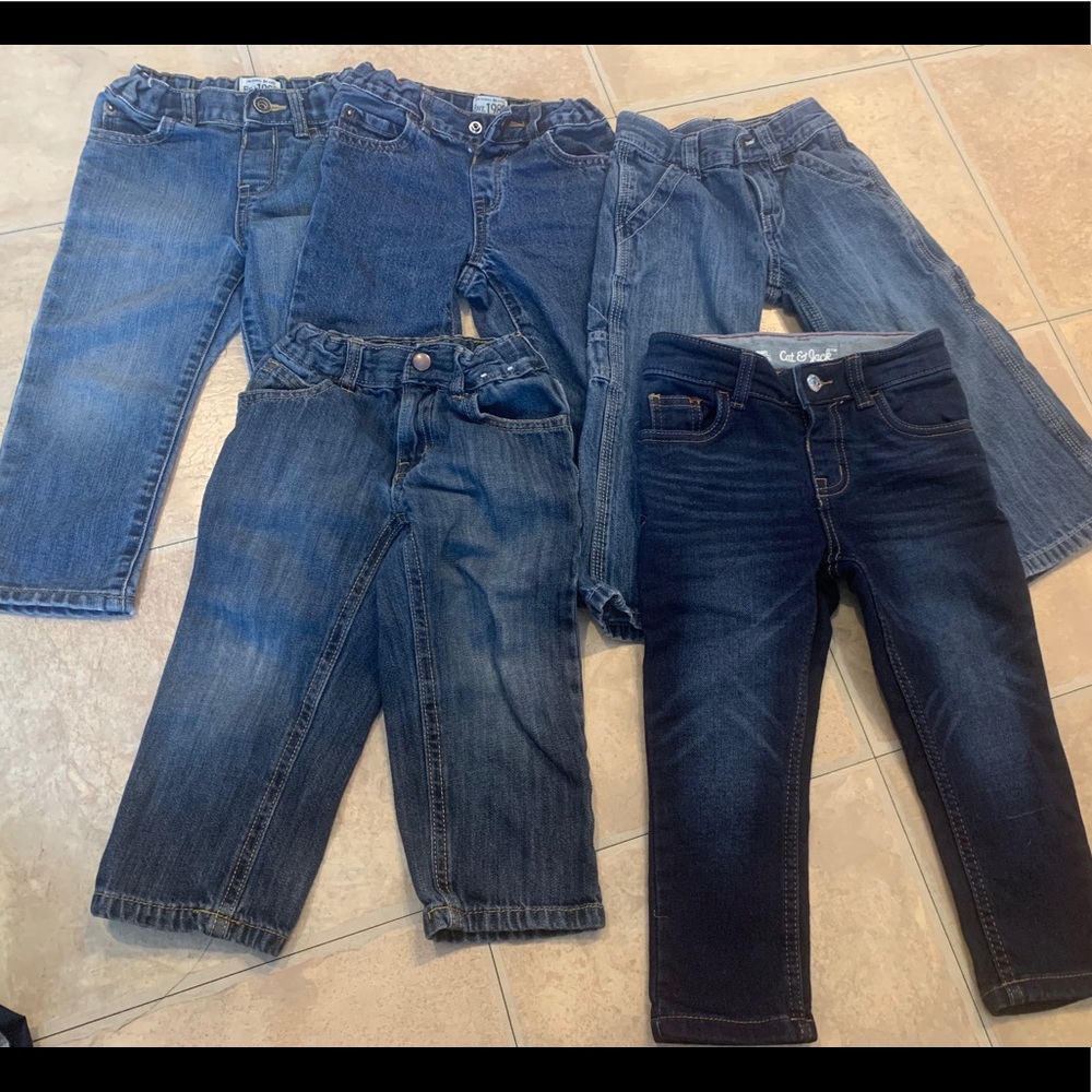 Bundle of boys jeans.
